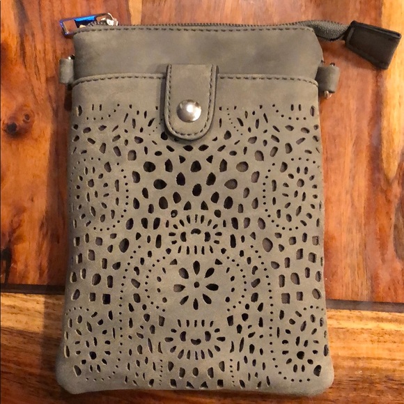 Super fun gray Crossbody little gray bag! - Picture 2 of 7